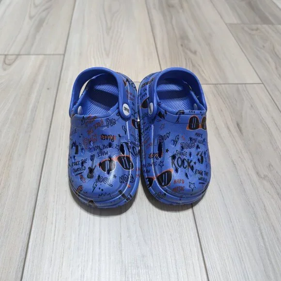 Unisex Cool slip-on clogs sizes 2yrs to 8yrs, waterproof colorful and cute - Picture 3 of 13